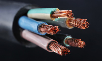 电缆起火的成因与防范措施